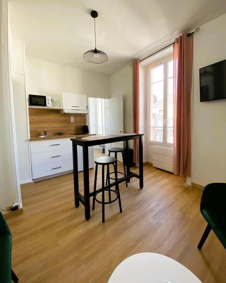 Au Coeur De Ville Laval  Kamer foto